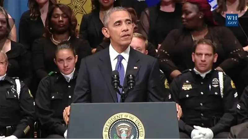 Barack Obama, en el funeral de los policías asesinados en Dallas: "No estamos tan divididos como parece"