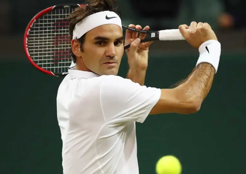 Djokovic es momentáneamente salvado por la lluvia en Wimbledon
