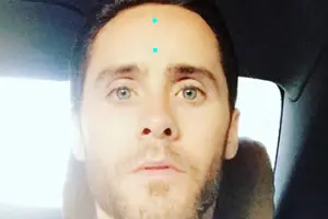 Jared Leto luce aterradoramente encantador en esta nueva imagen del Guasón