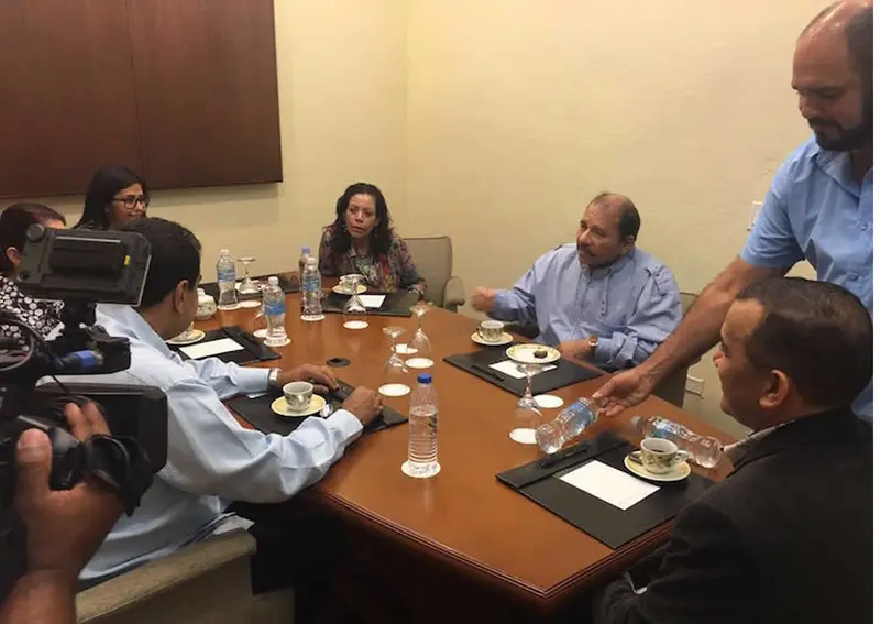 Daniel y Rosario sostienen encuentro con el Presidente Nicolás Maduro