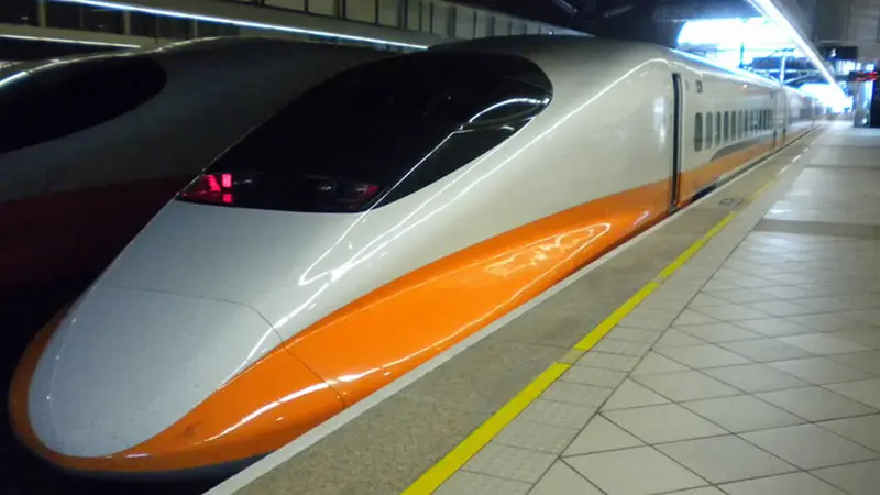 Unos 21 heridos por explosión en un tren en Taipei