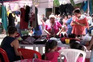 Habitantes del Barrio “Santa Rosa” participan en feria
