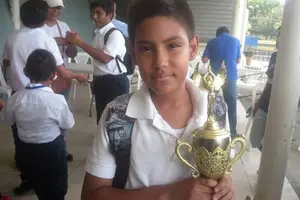 Francisco Lozano Miranda se llevó el Torneo Colegial de Ajedrez del Distrito 7