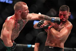 McGregor casi muestra su miembro en pleno combate contra Nate Diaz