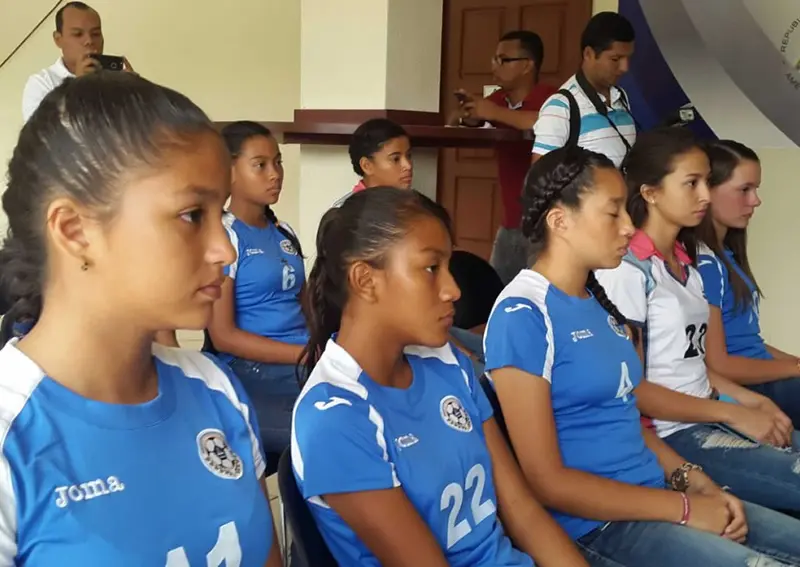 Abanderamiento de la Selección Sub-15 femenina rumbo a Orlando, Florida.