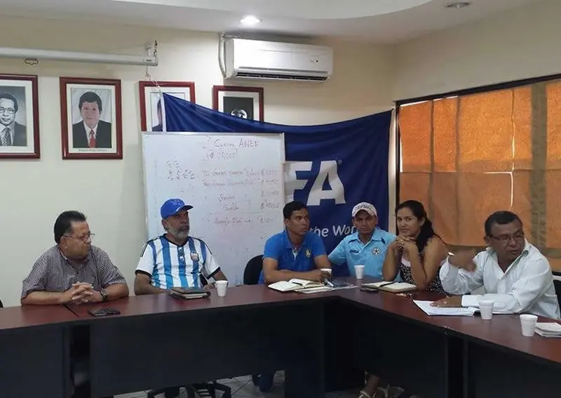 Comité Ejecutivo de FENIFUT suspende a Jacinto Reyes de su cargo como presidente
