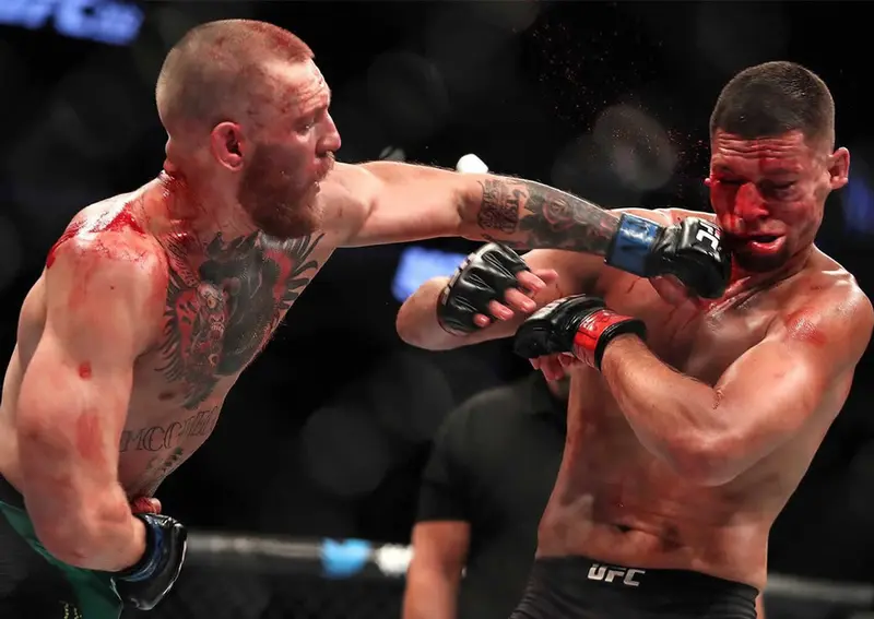 A McGregor casi se le sale su miembro en pleno combate contra Nate Diaz