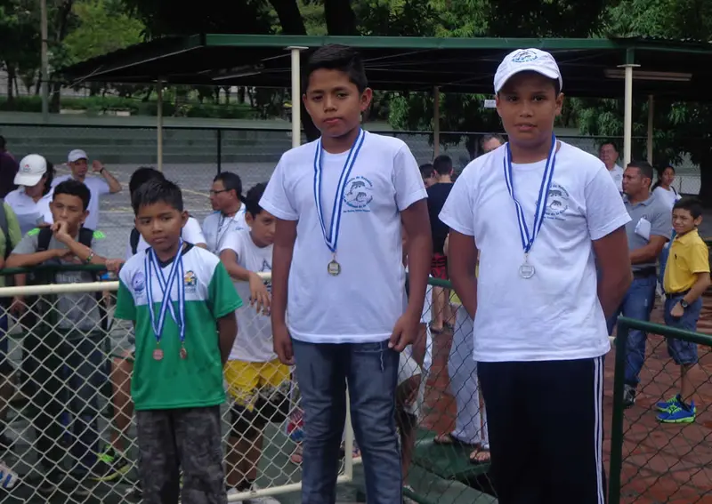 Novatos dejan buena impresión en Campeonato Nacional de Natación piscina larga