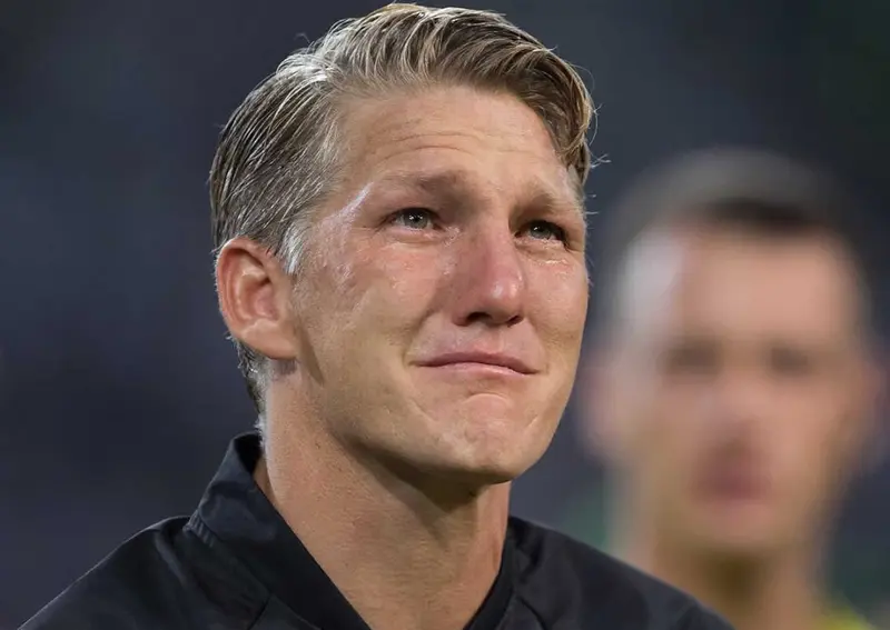 Alemania derrota 2-0 a Finlandia en la despedida de Schweinsteiger