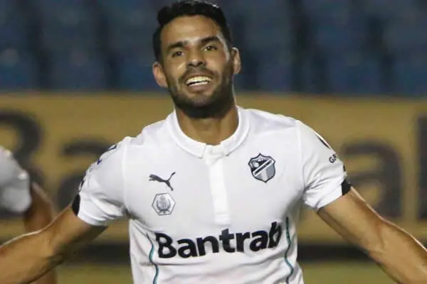 Juan Barrera le arruinó la victoria a Xelajú en la jornada 9 del fútbol chapin