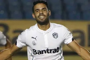 Juan Barrera le arruinó la victoria a Xelajú en la jornada 9 del fútbol chapin