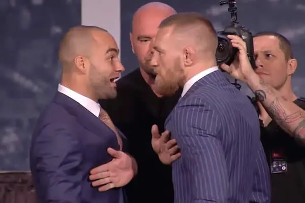 McGregor entretuvo, ánimo y llevo las riendas de la conferencia de prensa UFC 205