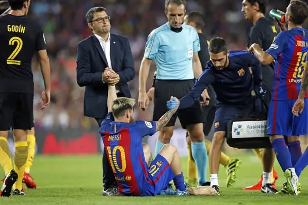 Barcelona se llevo un trabajado empate contra el Atlético, donde salió Messi lesionado