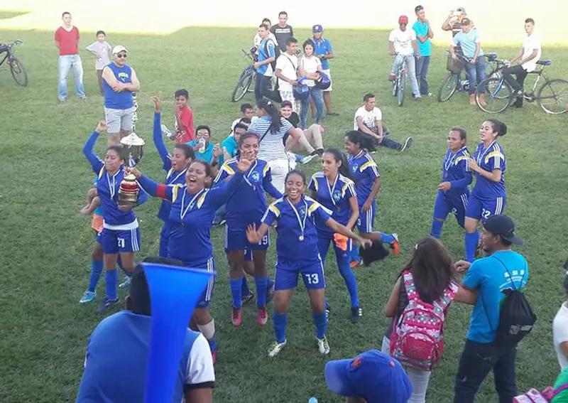 Águilas de León se preparan para defender el título del fútbol femenino de primera división