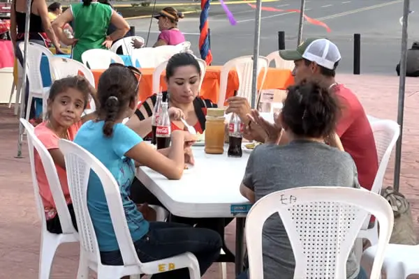 Feria de la “Fritanga Más Limpia” deleita a las familias capitalinas