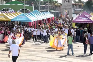 Exposición “Nuestros Santos Patronos” continúa muy concurrida este domingo
