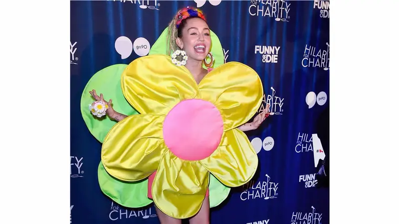Los vestidos de Miley Cyrus diseñados por Agatha Ruiz de la Prada