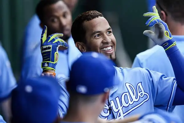 Cuthbert cierra con 12 jonrones la temporada regular y puede entrar a una liga de instrucción