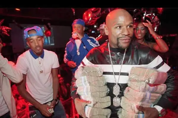 Aquí el último vídeo del excéntrico Floyd Mayweather Jr.