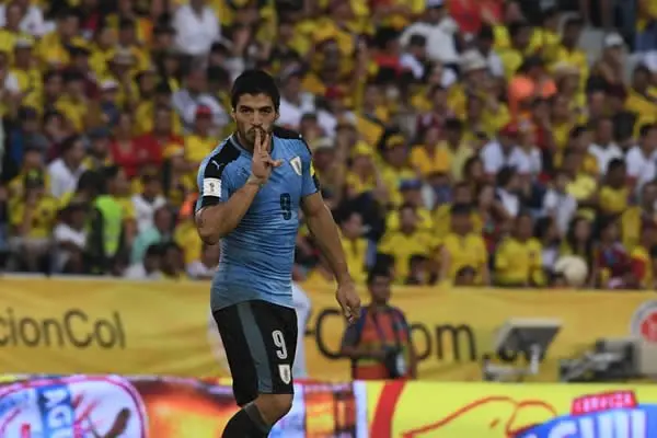 Luis Suárez alcanza a Hernán Crespo como máximo goleador histórico en eliminatorias