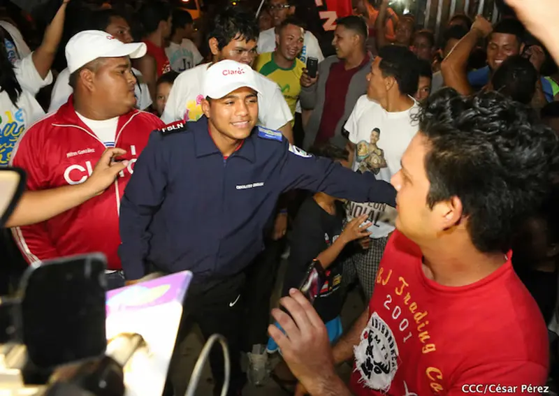 Chocolatito quiere seguir los pasos de Manny Pacquiao con los jóvenes pugilistas