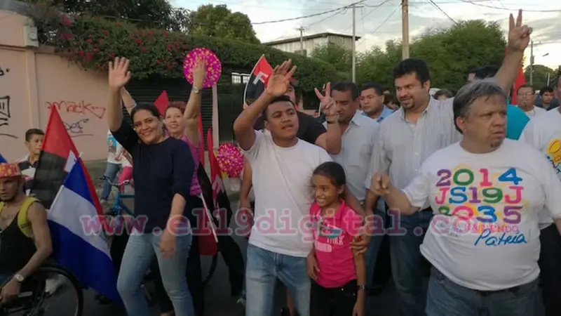 Chocolatito recorrió los barrios del distrito V de Managua en la Caminata del Amor y la Alegría