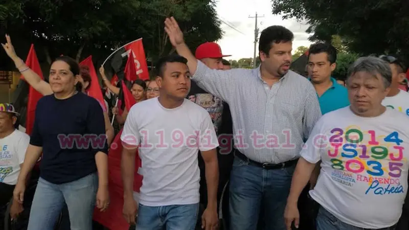 Chocolatito recorrió los barrios del distrito V de Managua en la Caminata del Amor y la Alegría