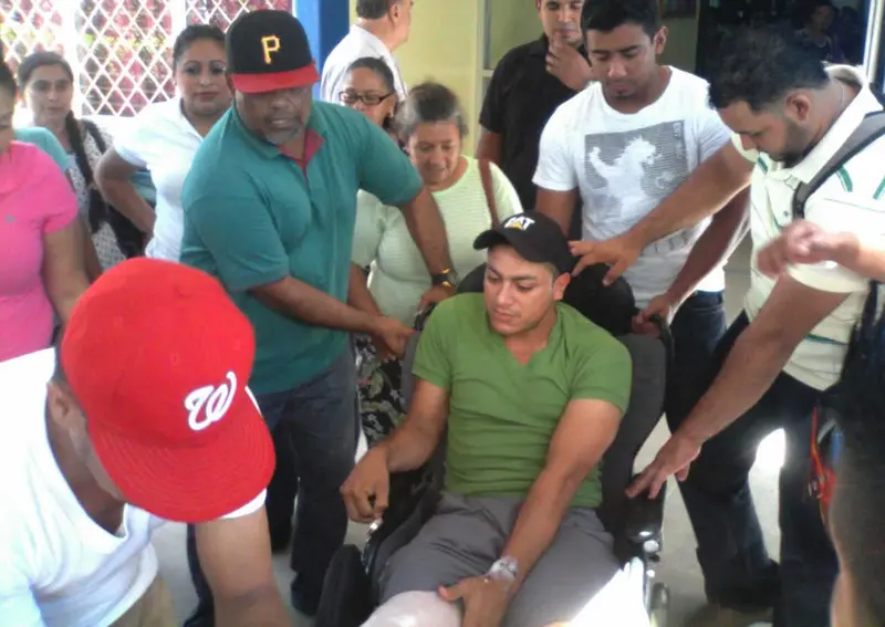 El pelotero Ariel rayo rumbo a Managua para su intervención quirúrgica 