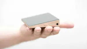 Esta mini PC es del tamaño de un iPhone y corre Windows 10