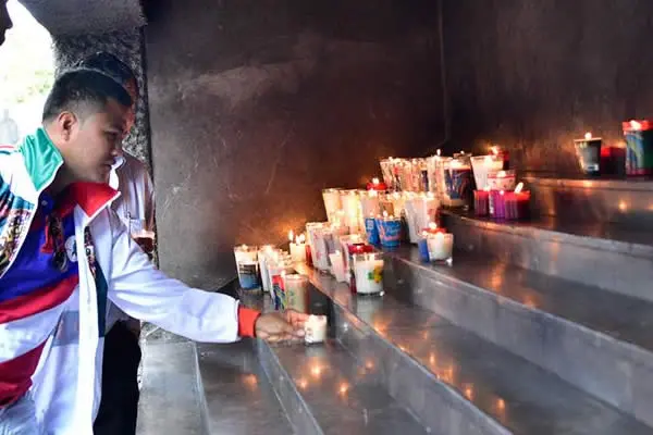 Chocolatito González visita Basílica de la Virgen de Guadalupe en México