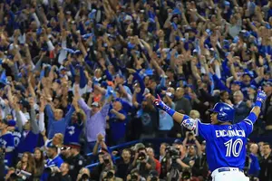 Un jonrón de Edwin Encarnación avanza a Toronto en los playoffs Liga Americana