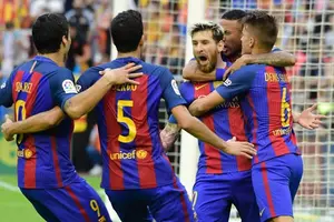 Barcelona sufrió para vencer 3-2 al Valencia en Mestalla