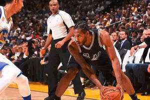 Kawhi Leonard y los Spurs arruinan el debut de Durant con los Warriors
