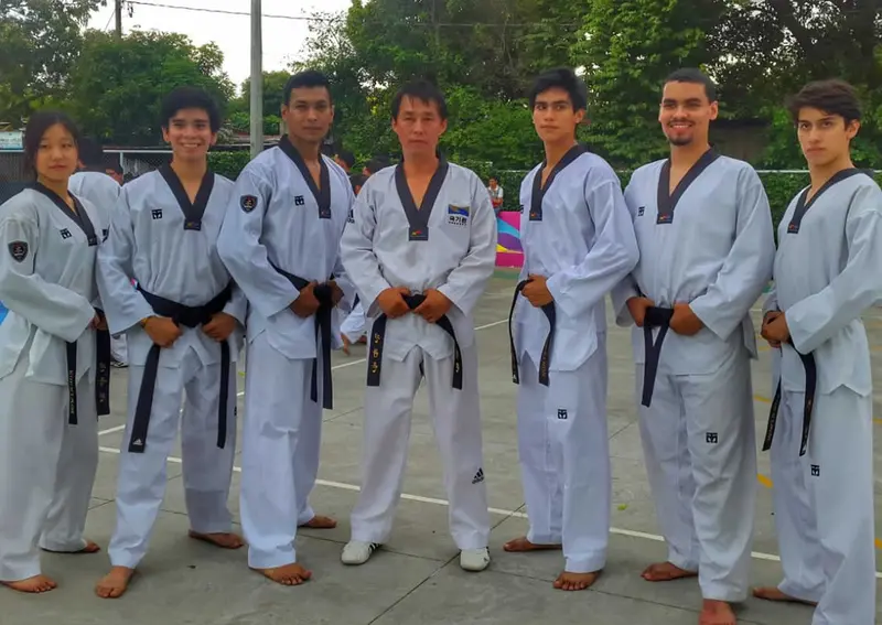 El Taekwondo se apodera del parque "Los Marañones"