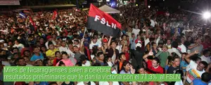 Nicaragüenses celebraron en Plaza de Las Victorias resultados preliminares que anticipaban la victoria del FSLN