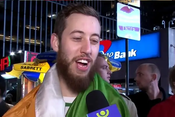 Fanáticos Irlandeses apoyaron al excéntrico Conor McGregor