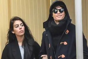 Cristiano Ronaldo se mostró cariñoso con modelo española en Disneyland París