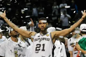 Los San Antonio Spurs confirman que retirarán el número "21" de Tim Duncan