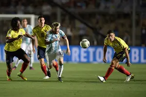 Messi con estelar actuación en la goleada 3-0 de Argentina sobre Colombia