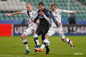 El campeón de Europa se complica en el Grupo F empatando un partido en el que tuvo ventaja