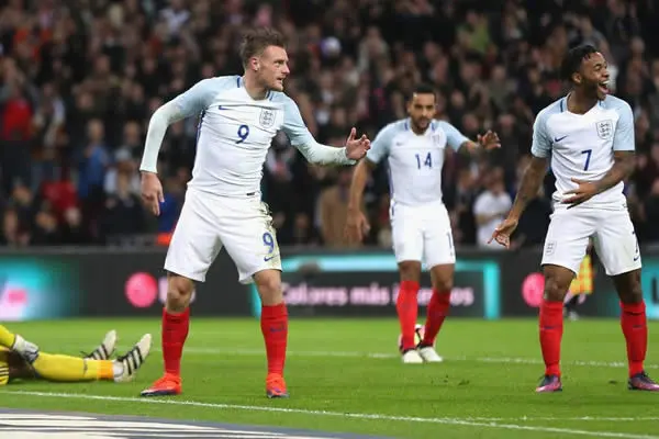 Jamie Vardy festejó su gol ante España con el Mannequin Challenge