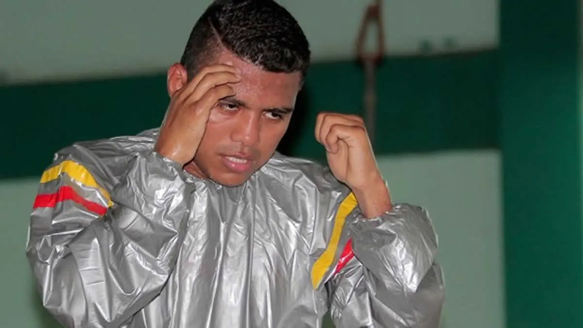“Chocolatito” regresó a los entrenamientos en el gimnasio Róger Deshón