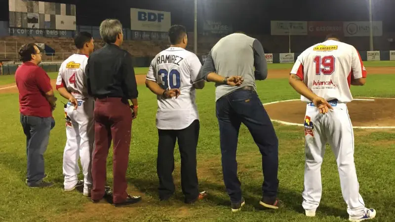 Bóer pierde 15-4 contra los Gigantes en una noche que reunió a las estrellas de nuestro béisbol