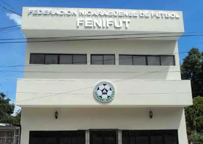 Suspendidos 48 juegos de tres torneos de fútbol debido a Huracán Otto