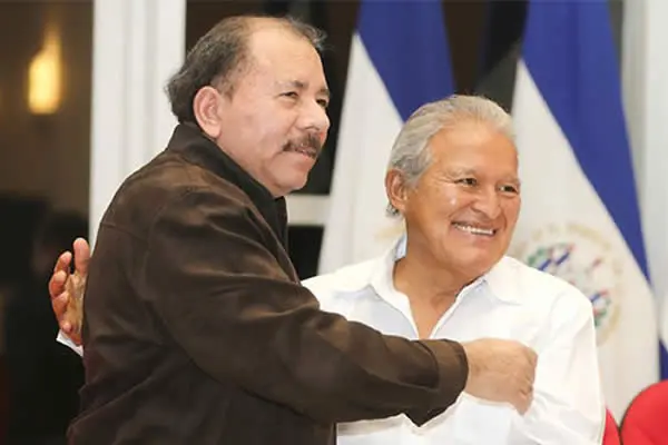 Presidente Sánchez Cerén de El Salvador saluda Victoria Sandinista en Nicaragua