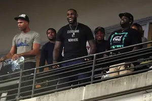 Se burlan en las redes de LeBron James por apoyar a los Indios en la Serie Mundial