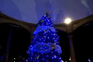 Parques y Avenidas de Carazo ya lucen adornos de Navidad