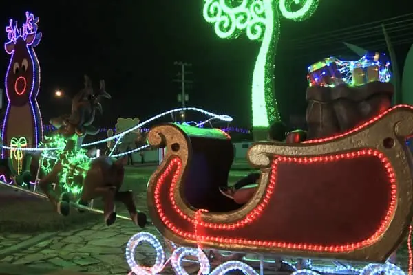 Managua luce alegre y colorida con adornos navideños