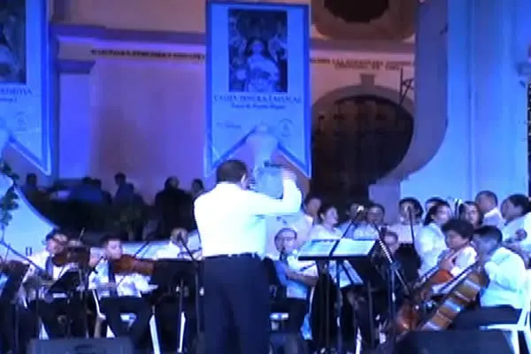 Artistas nacionales unen sus voces en la Serenata a la Virgen del Trono