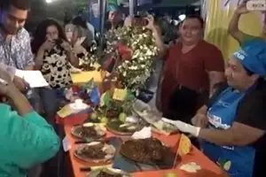 Leoneses participan en VIII Concurso de Comida Navideña